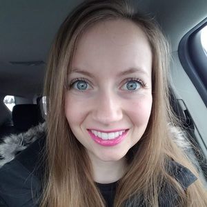 Meet your Posher, Leah